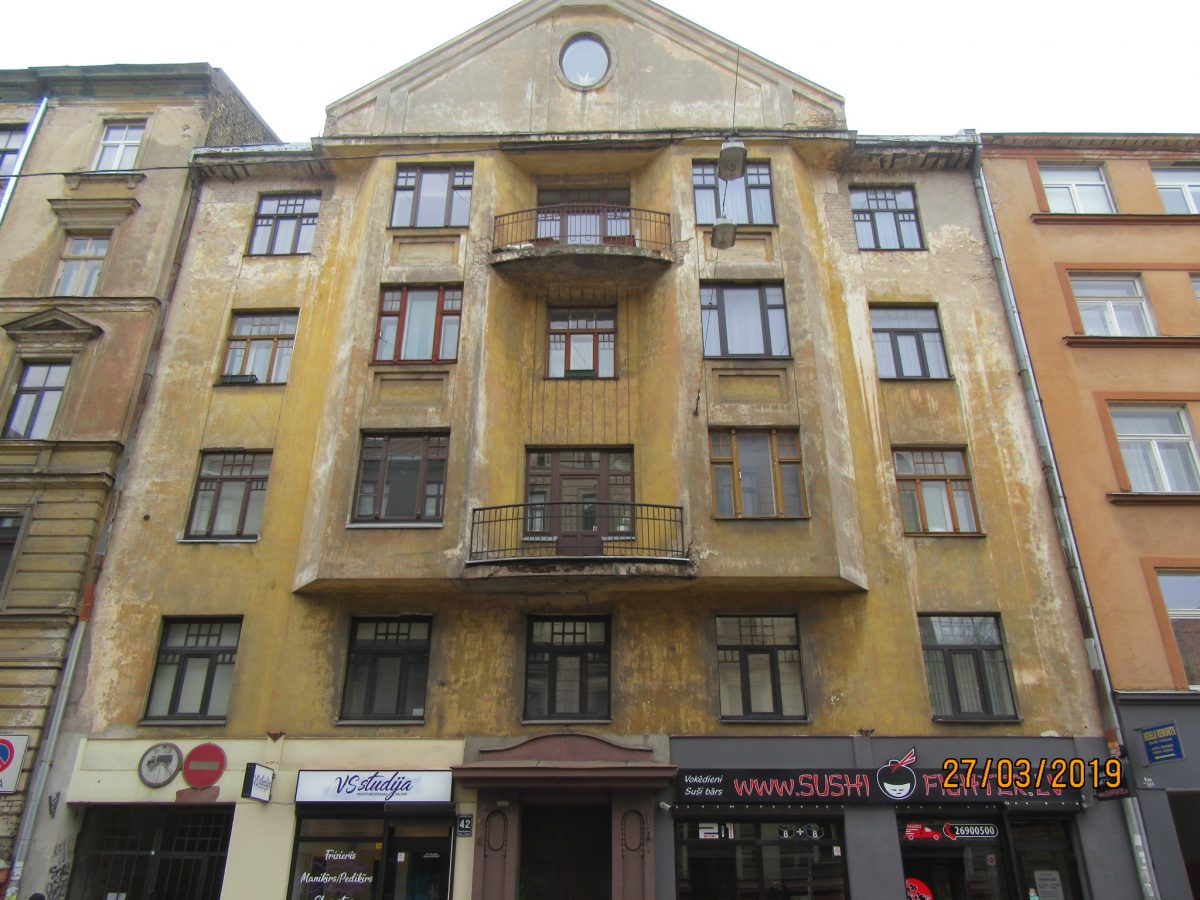 Bruņinieku 42