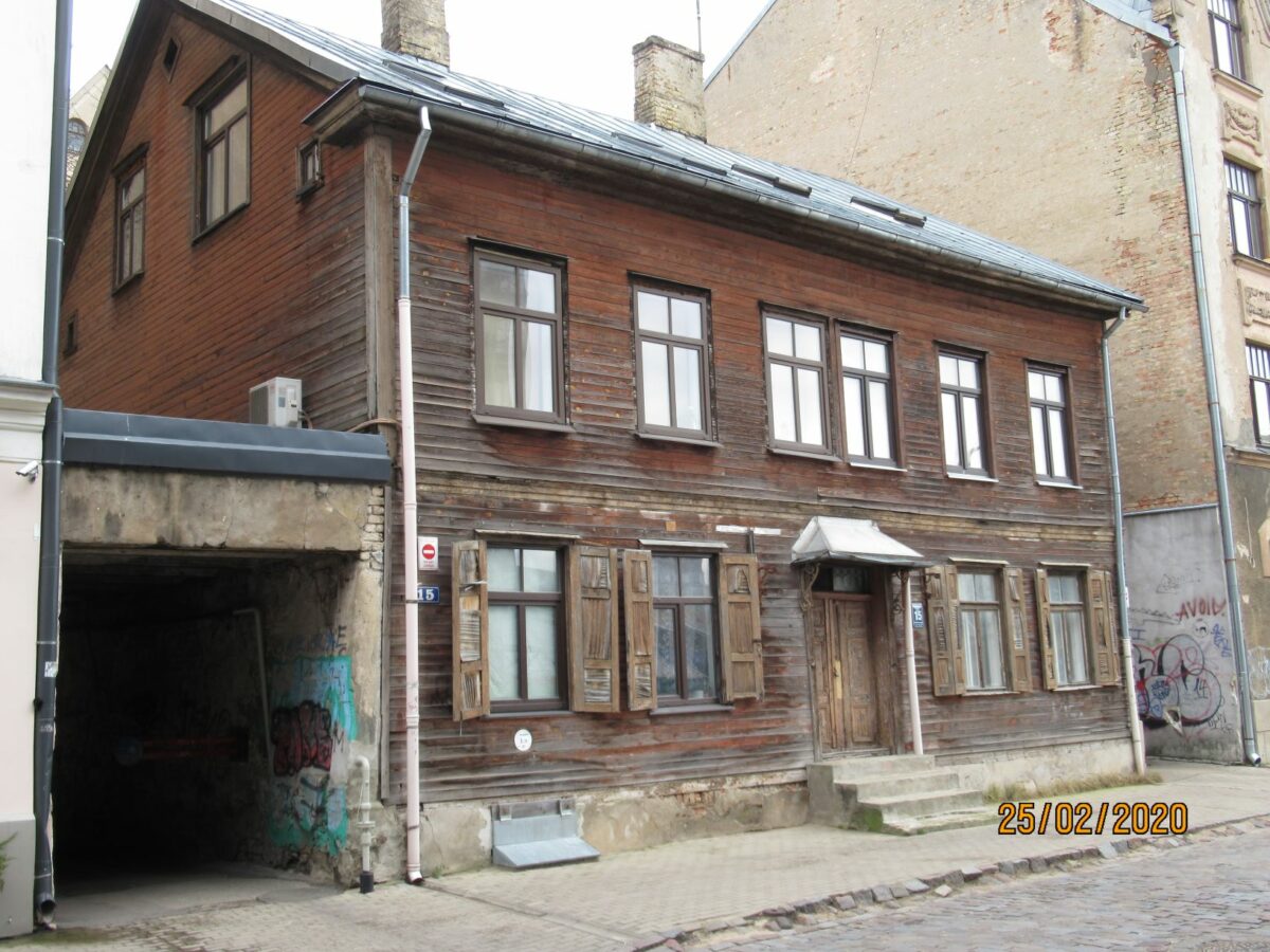 Strēlnieku 15